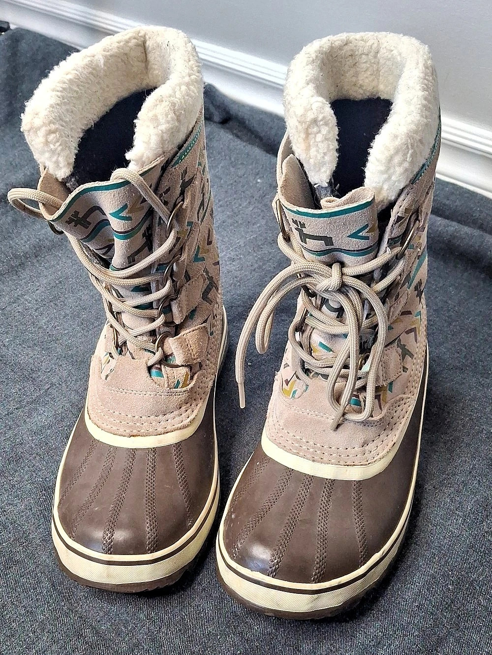 Sorel Caribou NL1716-102 Aztec Deer Print Winter Snow Boots Caribou Winter Boots